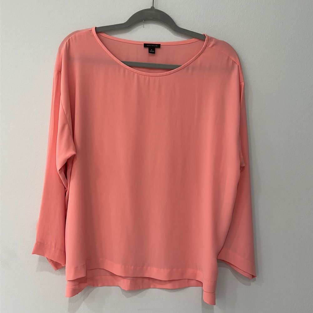 Ann Taylor Women's Coral Print Round Neckline Blouse Size L